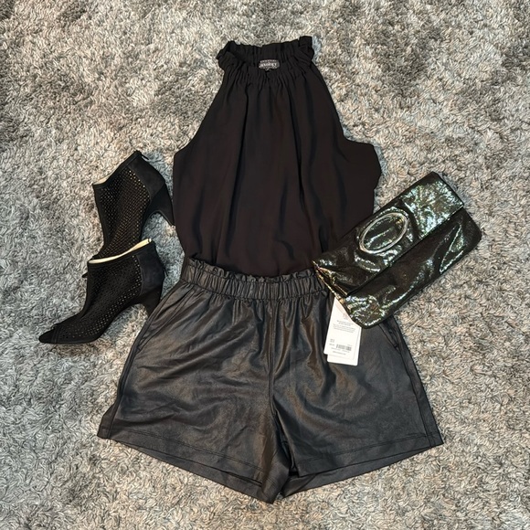 Athleta Gleam Short NWT Black Stylish Workout Evening Out Small designer bottom - Picture 8 of 8